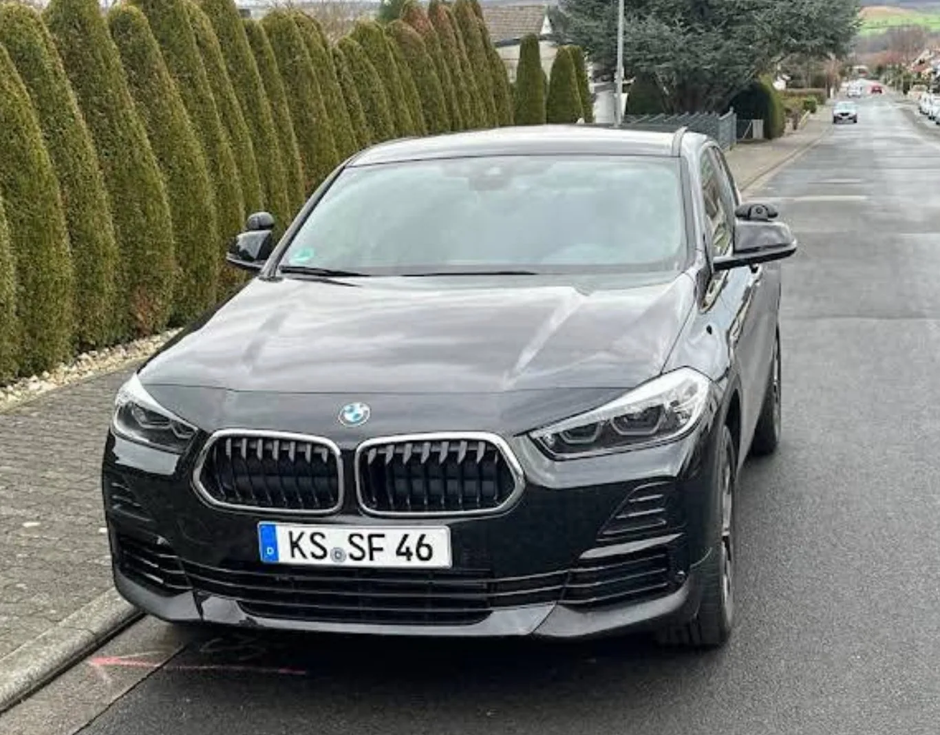 BMW X2 Safety First – Frontansicht schwarz